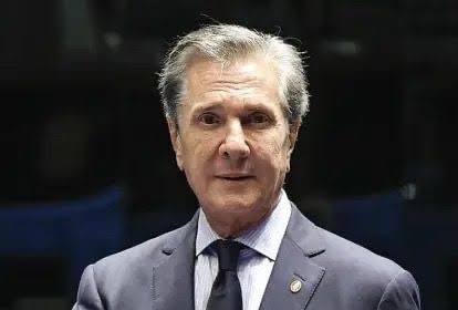 Fernando Collor é preso na madrugada desta sexta-feira.