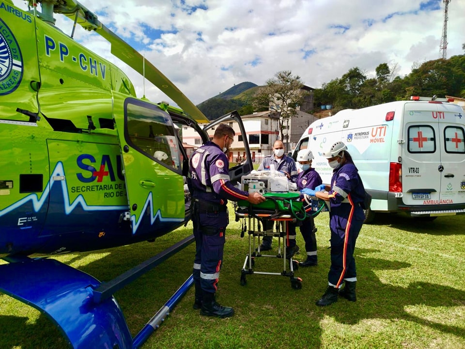 Bebê de apenas sete dias de vida é transferido por helicóptero para hospital de referência no RJ.