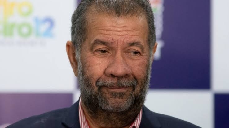 Carlos Lupi deixa ministério