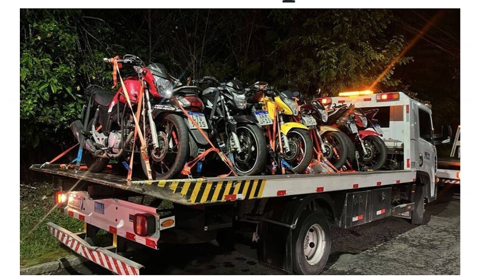 Mais 10 motos irregulares retiradas das ruas.