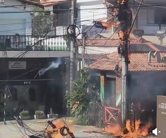 Fiação em chamas volta a causar caos em Itaipava