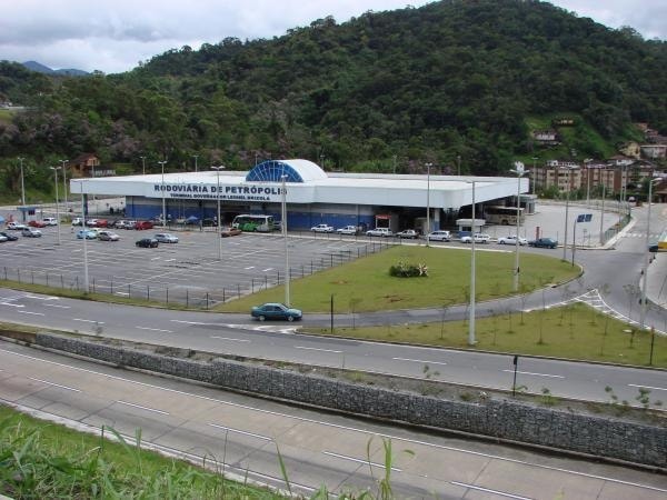 Licitação de R$ 1.3 milhão para administrar a rodoviária de Petrópolis é revogada.