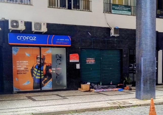 Centro Histórico Sob Tensão: Acampamentos e Desordem Pública Geram Insegurança em Petrópolis