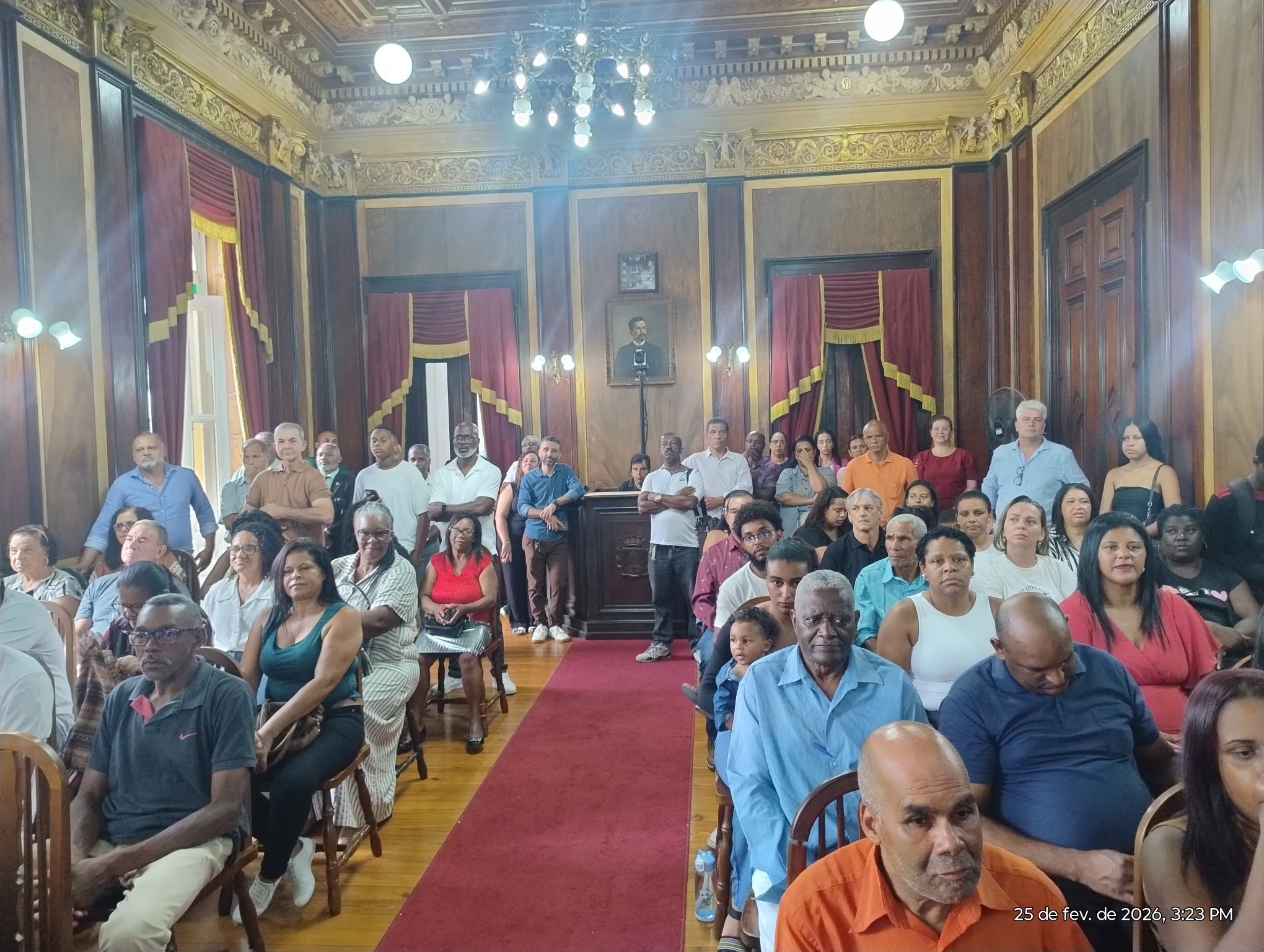 Câmara Municipal dá posse a mais um vereador