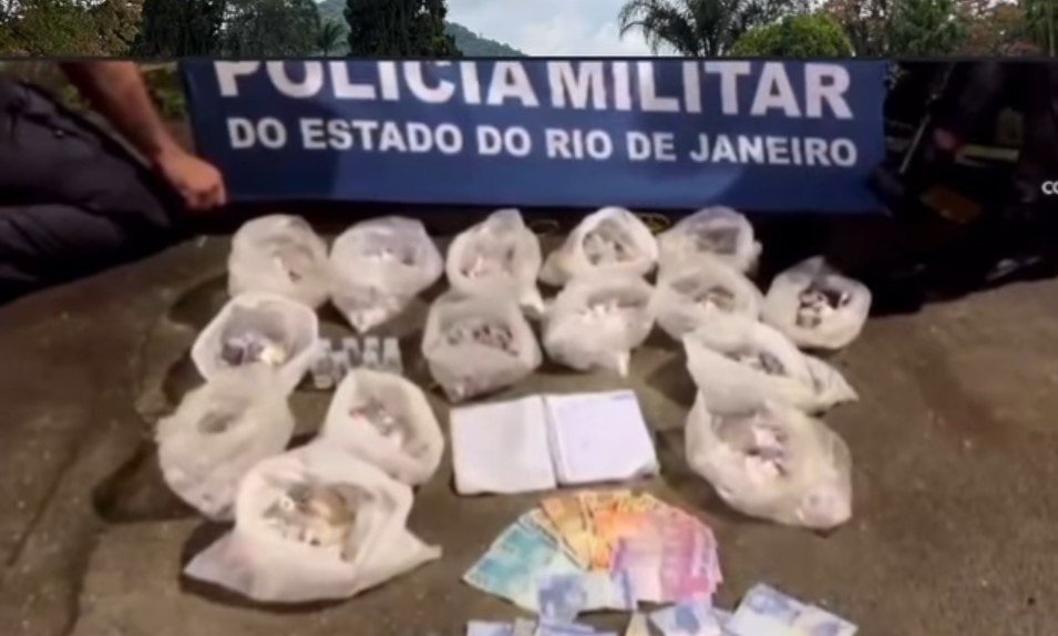 Policia prende traficantes na Posse, no Quarteirão Brasileiro e no Alemão