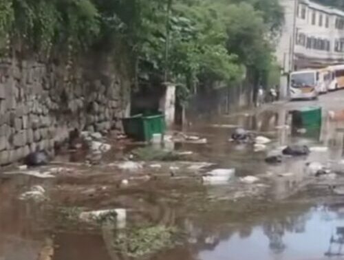 Estrada da Saudade: O Retorno do Caos Anunciado sob a Lama e o Lixo