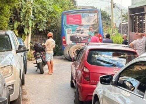 ônibus da Turp quebrado