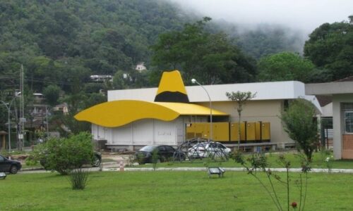 Diocese de Petrópolis,  com o bispo diocesano, Dom Joel Portella Amado, e o Vigário Geral, Padre Paulo Cesar, no encerramento do encontro de formação realizado em Passa Quatro, Minas Gerais.