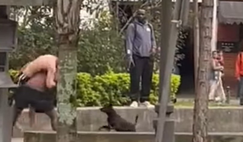 Arruaça crescente na praça da Inconfidência