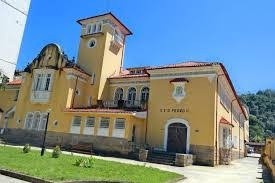 Briga generalizada, com destruição de patrimônio público assusta alunos e vizinhança do Colégio Estadual Dom Pedro II (Cenip).